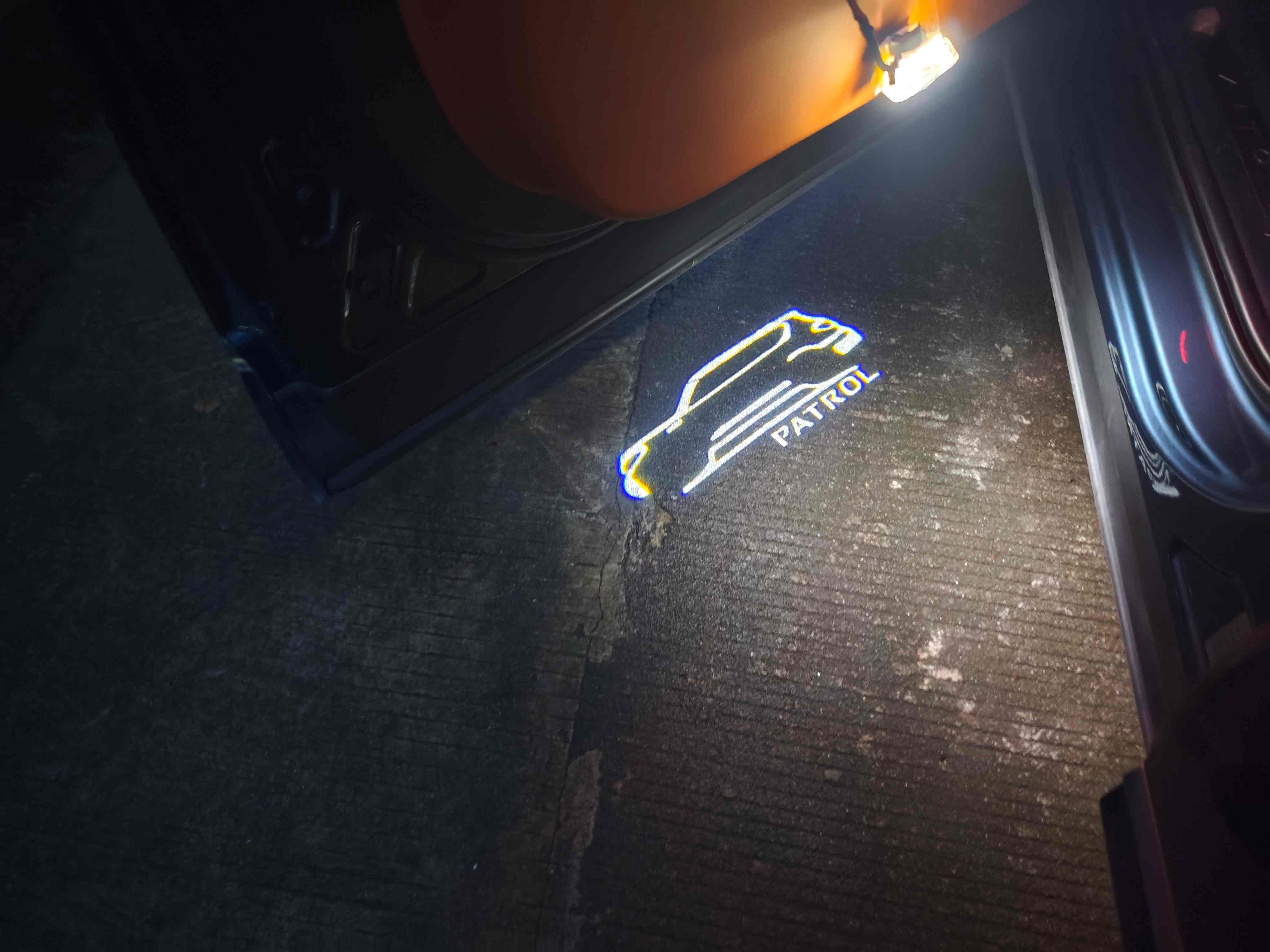 Universelle und individuelle Willkommenslichter fürs Auto