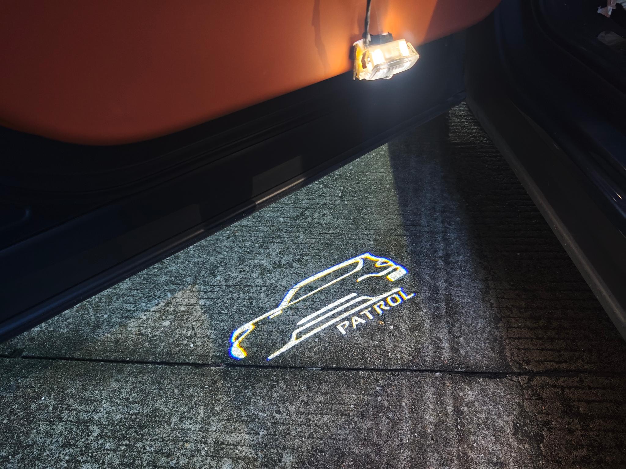 Universelle und individuelle Willkommenslichter fürs Auto